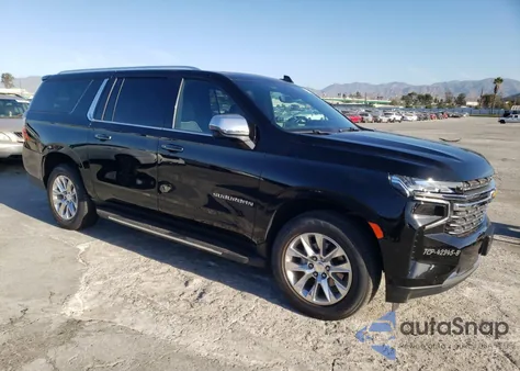 2021 Chevrolet Suburban C1500 Premier z USA, uszkodzony, nr VIN 1GNSCFKD9MR313379
